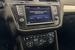harmaa Volkswagen Tiguan 2017 kuva 22.
