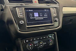 harmaa Volkswagen Tiguan 2017 kuva 24.
