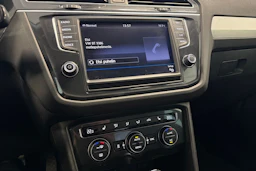 harmaa Volkswagen Tiguan 2017 kuva 26.