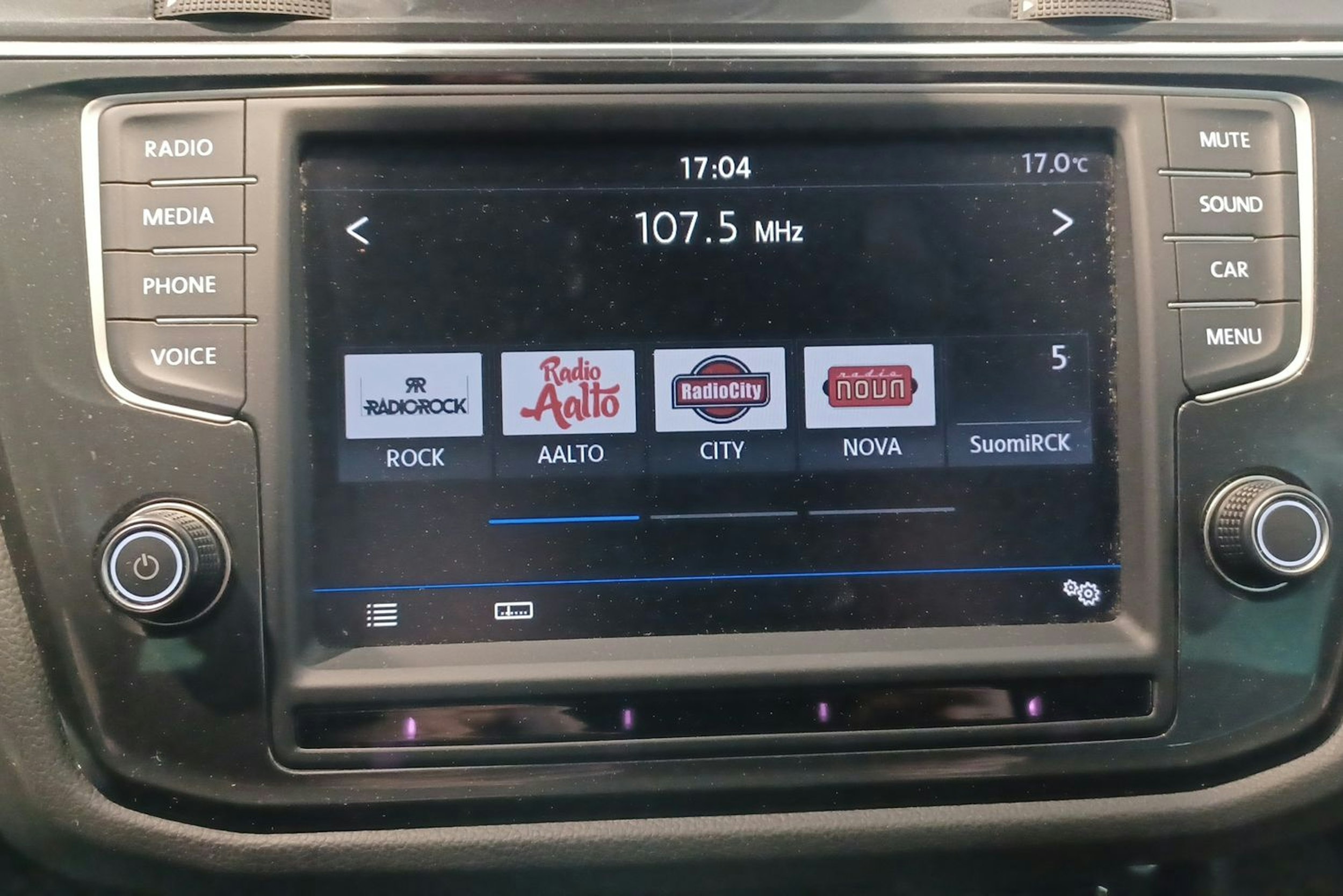 Harmaa Volkswagen Tiguan 2017 kuva 19.