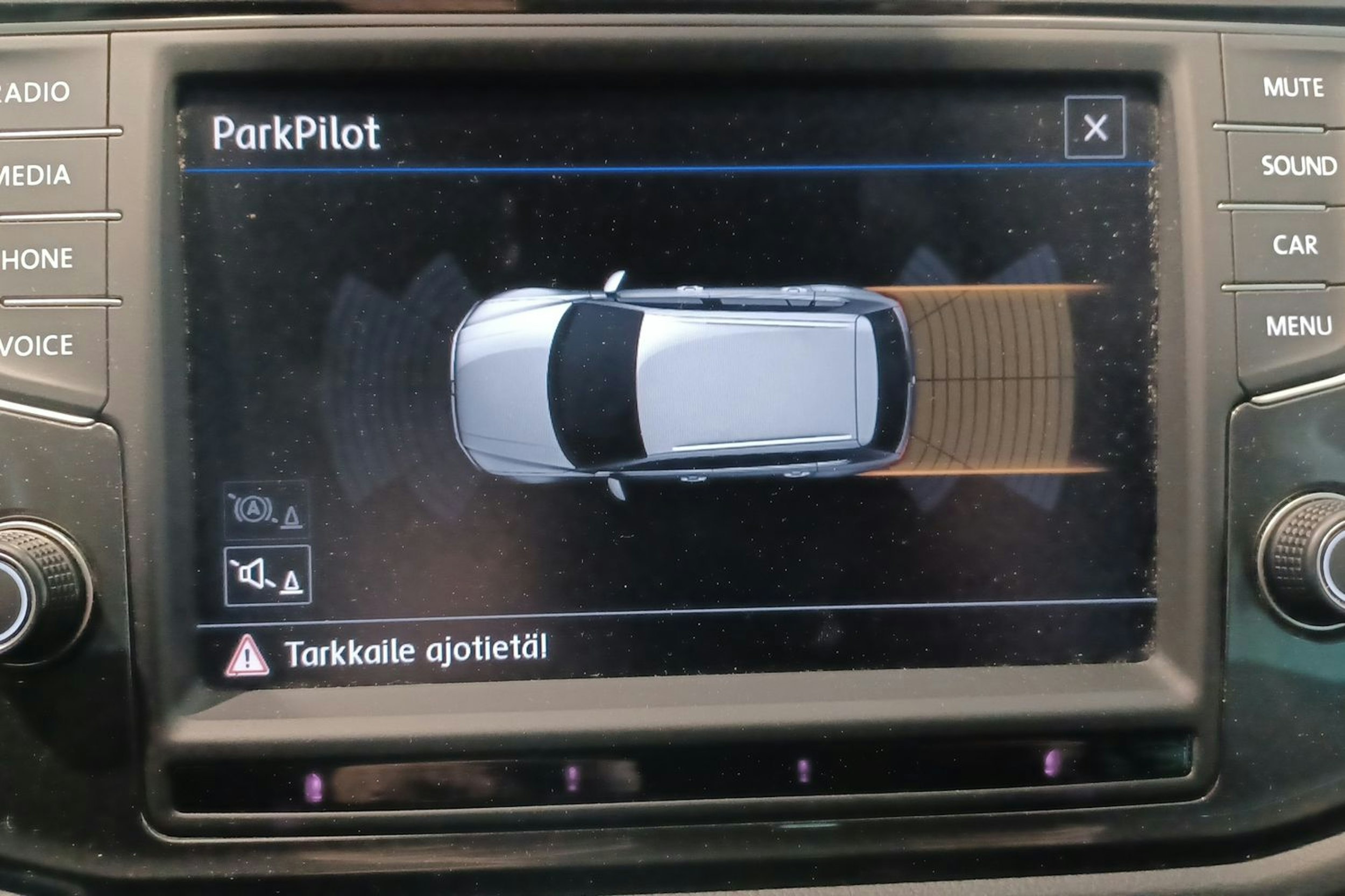 Harmaa Volkswagen Tiguan 2017 kuva 21.