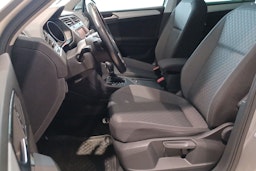 Harmaa Volkswagen Tiguan 2017 kuva 25.