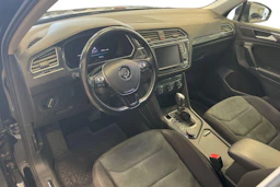Musta Volkswagen Tiguan 2017 kuva 6.