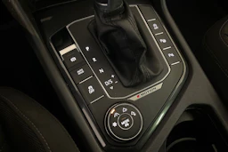 Musta Volkswagen Tiguan 2017 kuva 11.