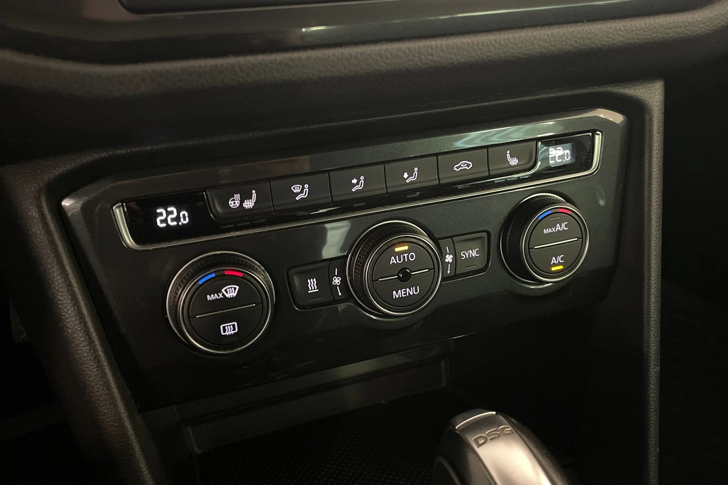 Musta Volkswagen Tiguan 2017 kuva 12.