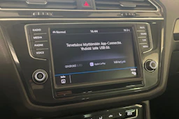 Musta Volkswagen Tiguan 2017 kuva 14.