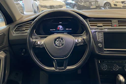 Musta Volkswagen Tiguan 2017 kuva 18.