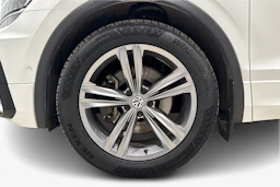 valkoinen Volkswagen Tiguan 2017 kuva 12.