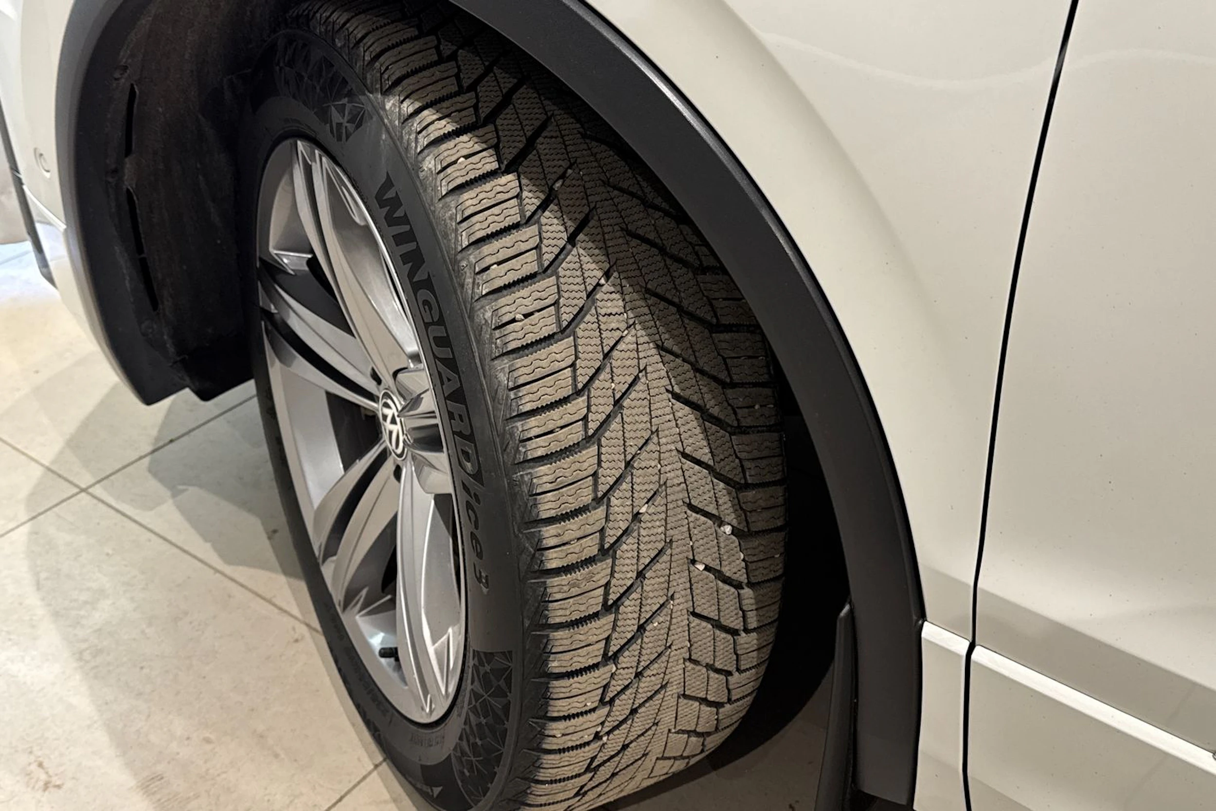 valkoinen Volkswagen Tiguan 2017 kuva 13.
