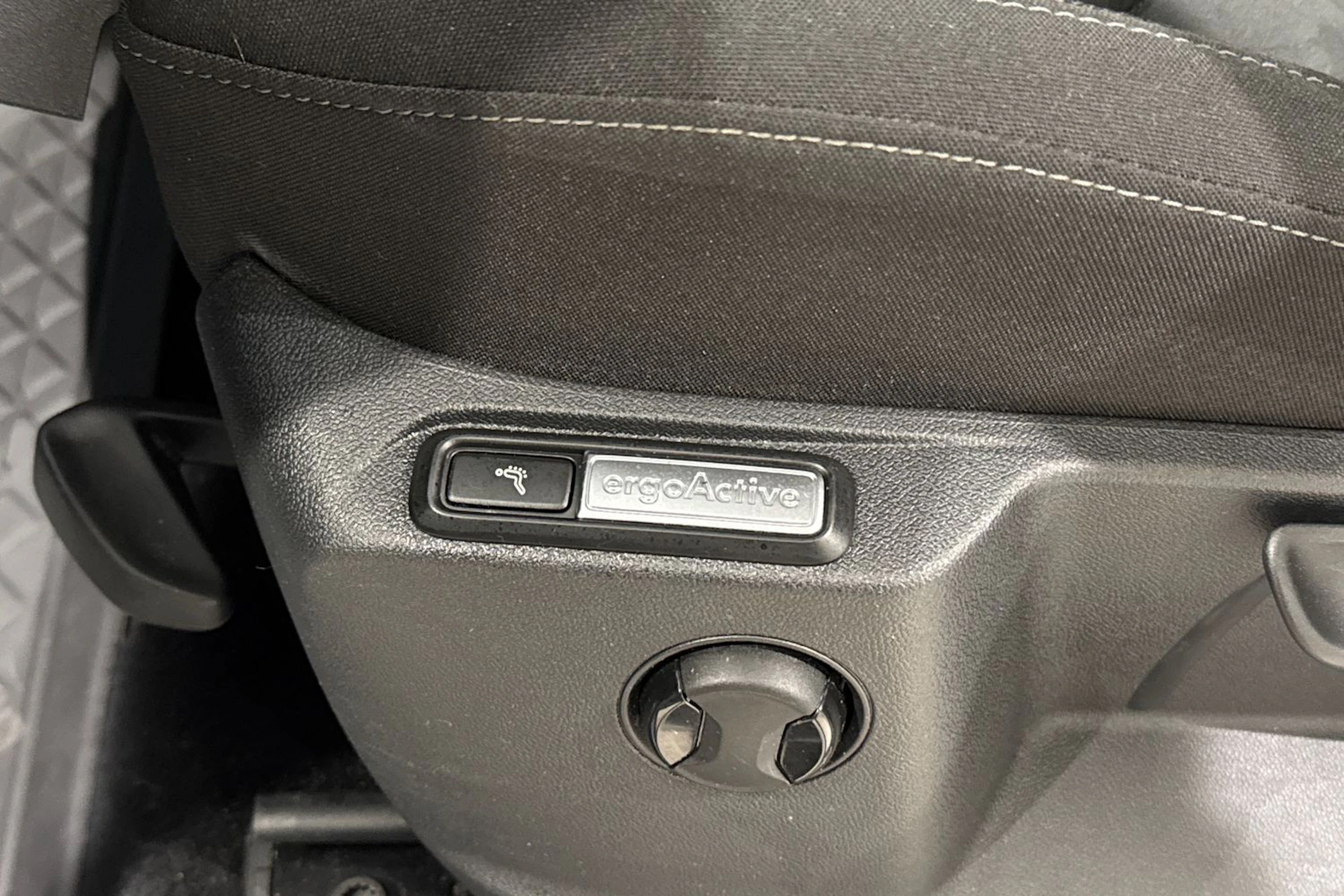 valkoinen Volkswagen Tiguan 2017 kuva 22.