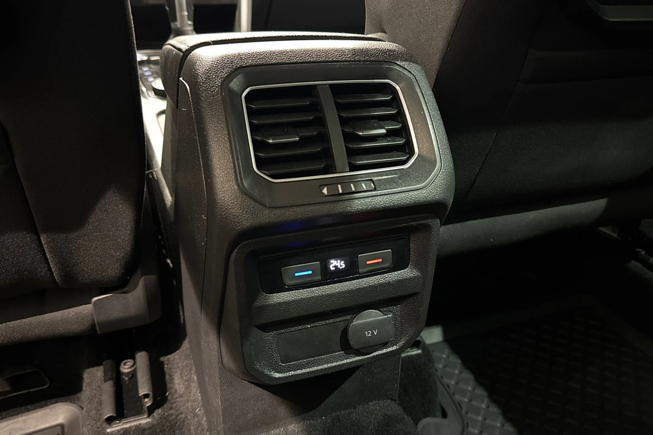 valkoinen Volkswagen Tiguan 2017 kuva 23.