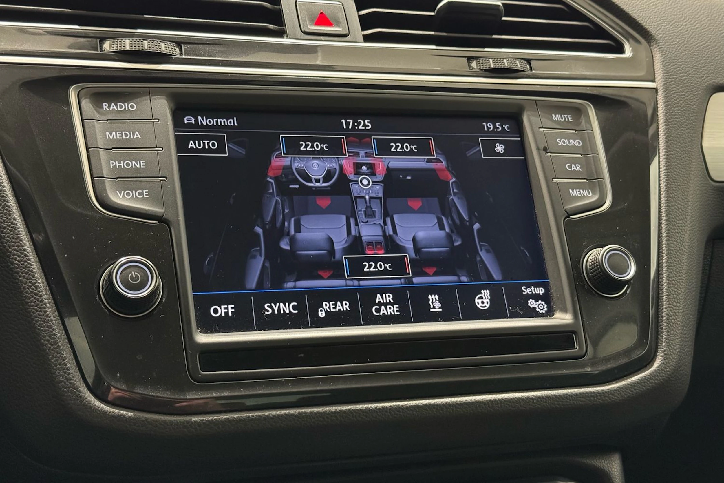 valkoinen Volkswagen Tiguan 2017 kuva 27.