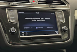 valkoinen Volkswagen Tiguan 2017 kuva 29.