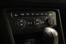 valkoinen Volkswagen Tiguan 2017 kuva 31.