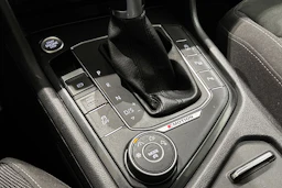 valkoinen Volkswagen Tiguan 2017 kuva 32.
