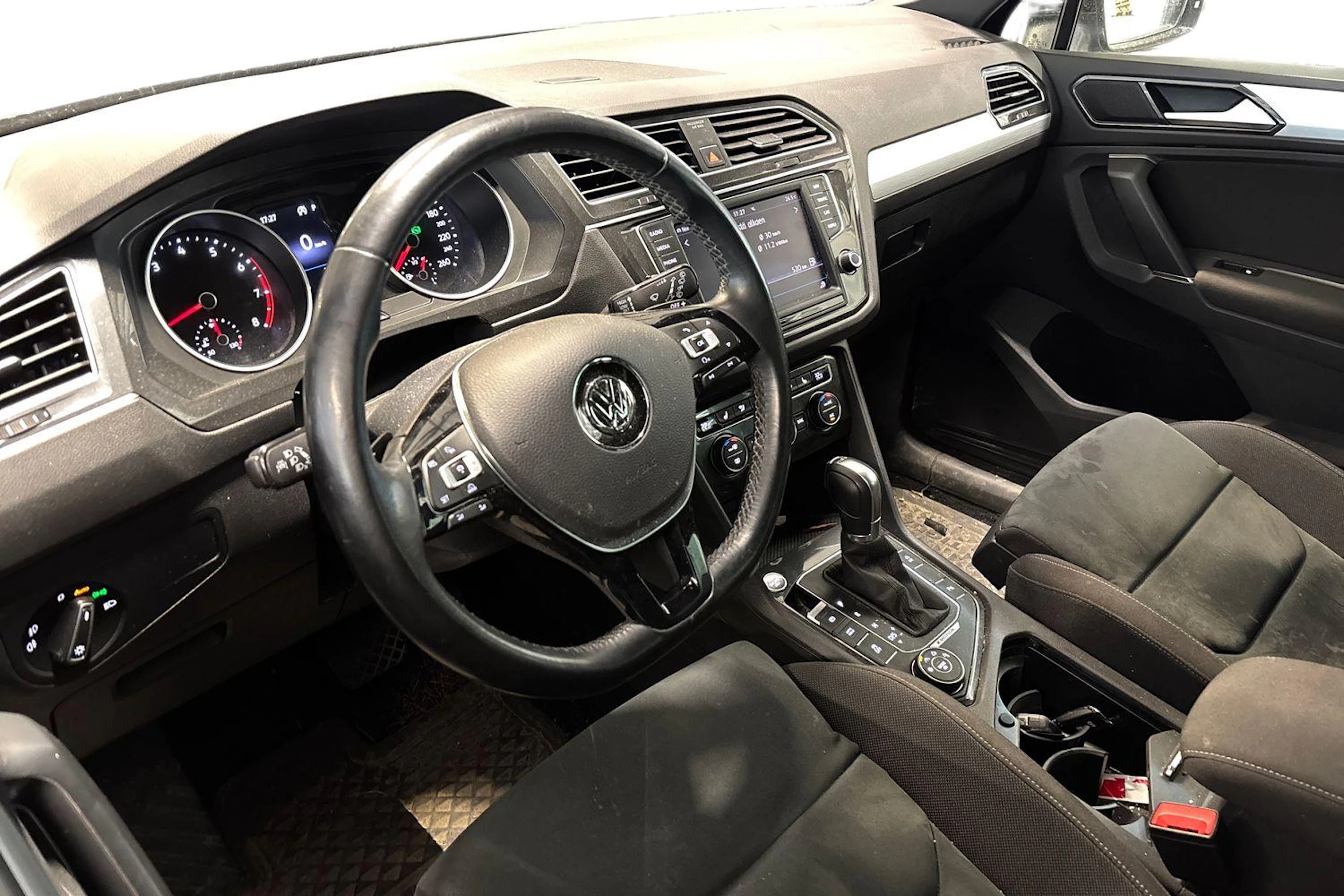 musta Volkswagen Tiguan 2017 kuva 3.