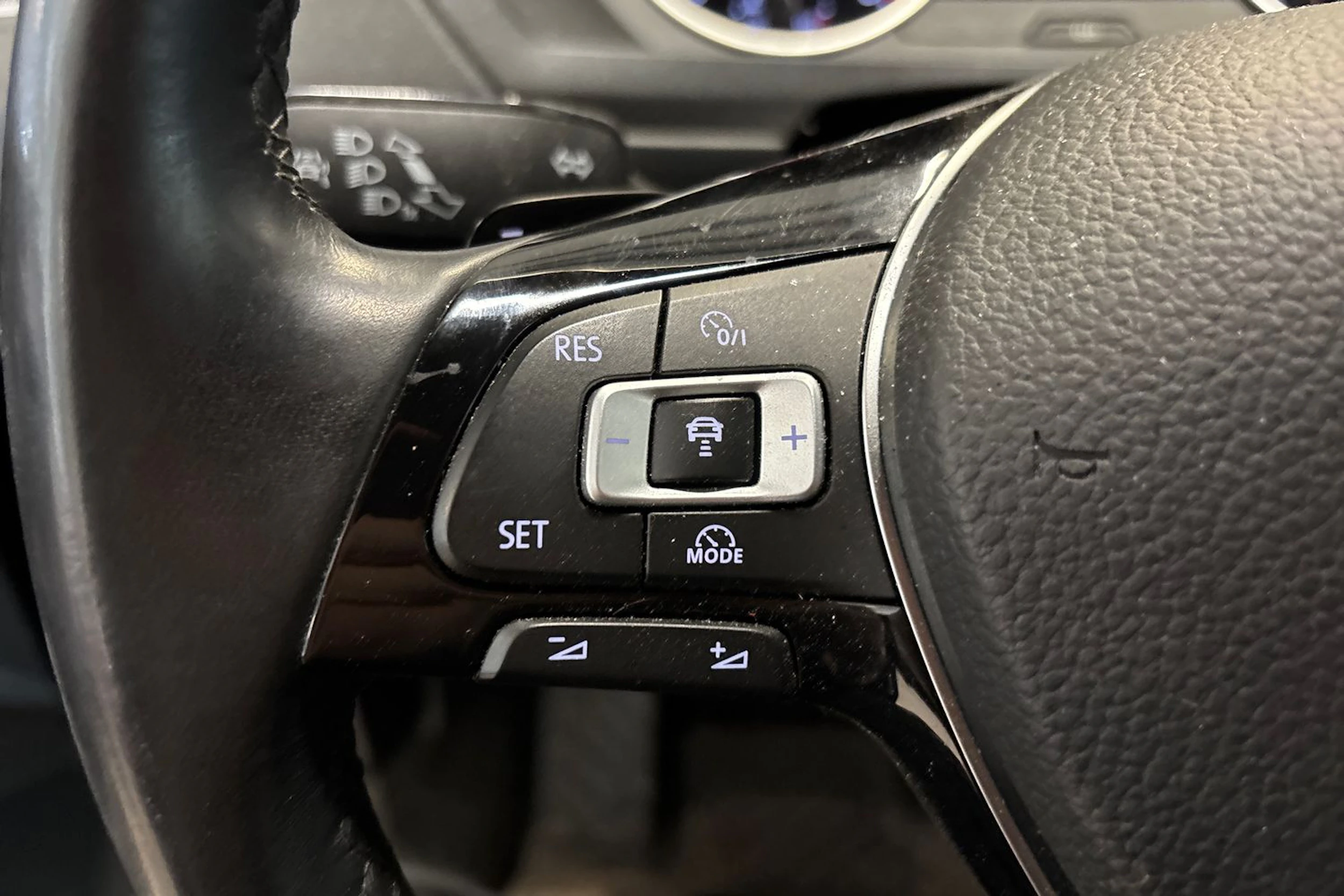 musta Volkswagen Tiguan 2017 kuva 4.