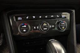 musta Volkswagen Tiguan 2017 kuva 6.