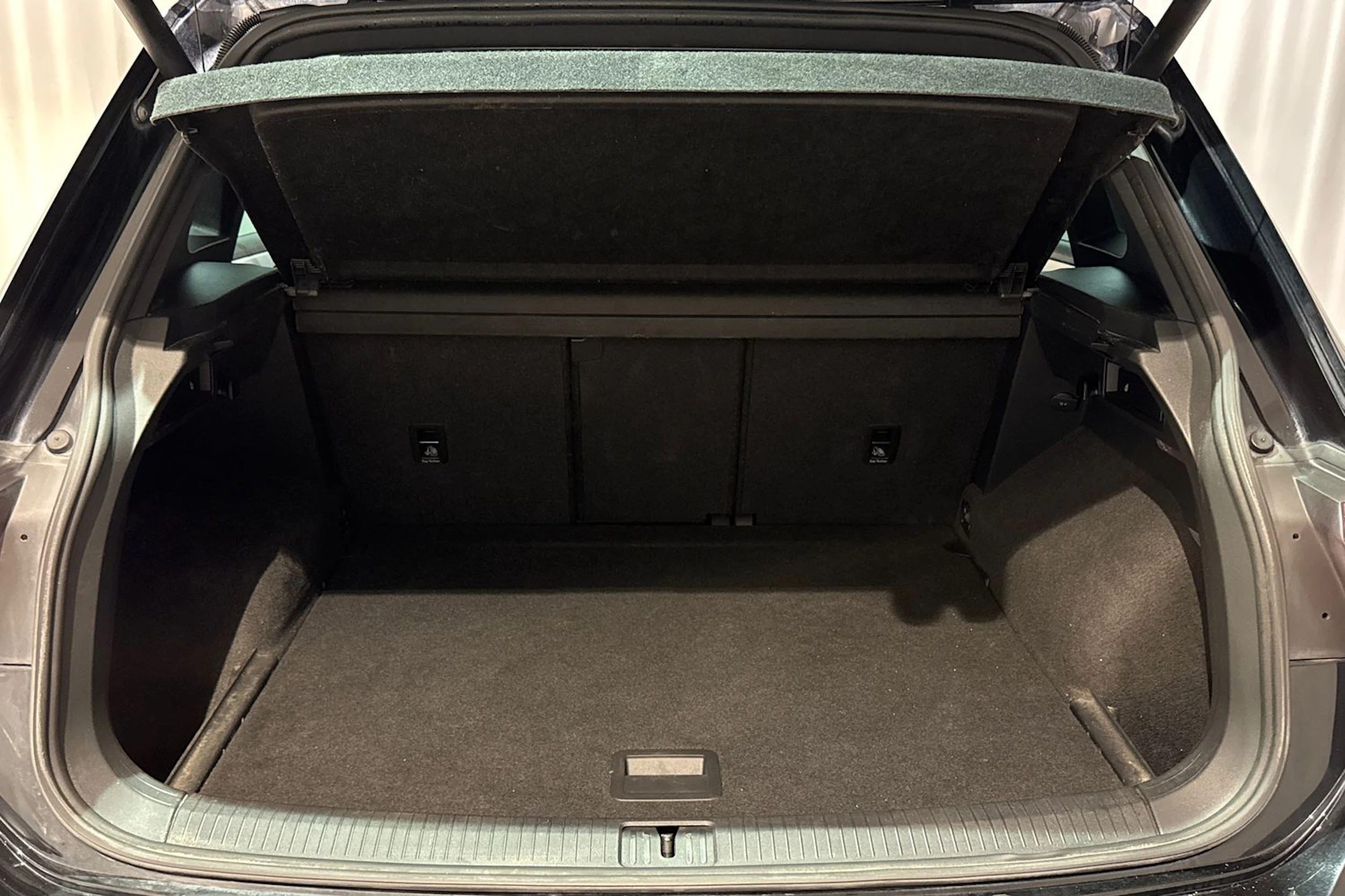 musta Volkswagen Tiguan 2017 kuva 12.