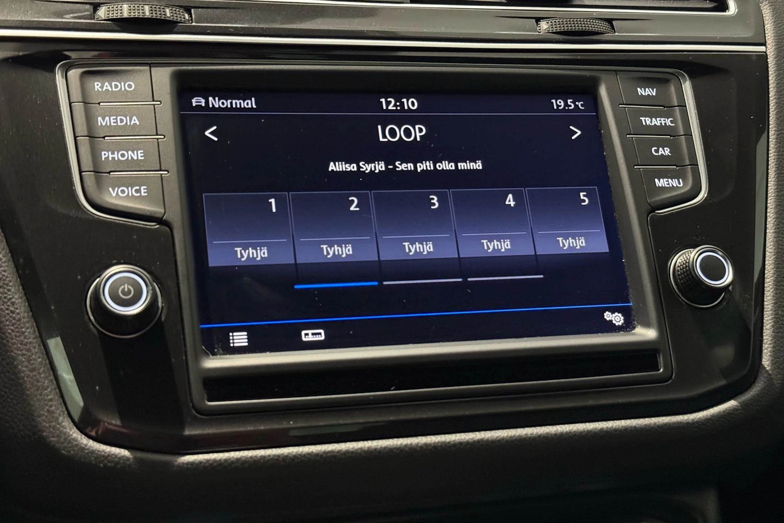 musta Volkswagen Tiguan 2017 kuva 20.