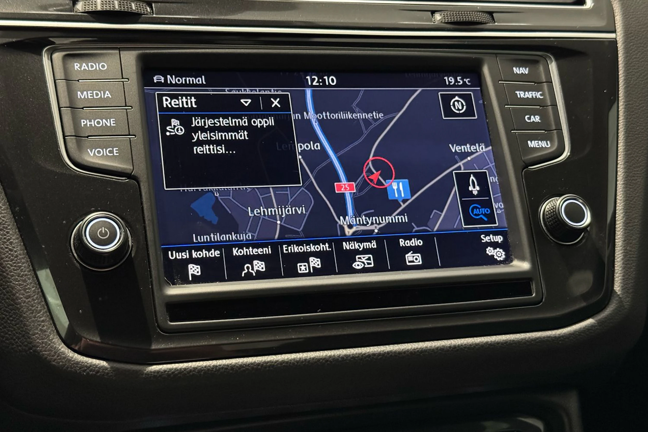 musta Volkswagen Tiguan 2017 kuva 22.
