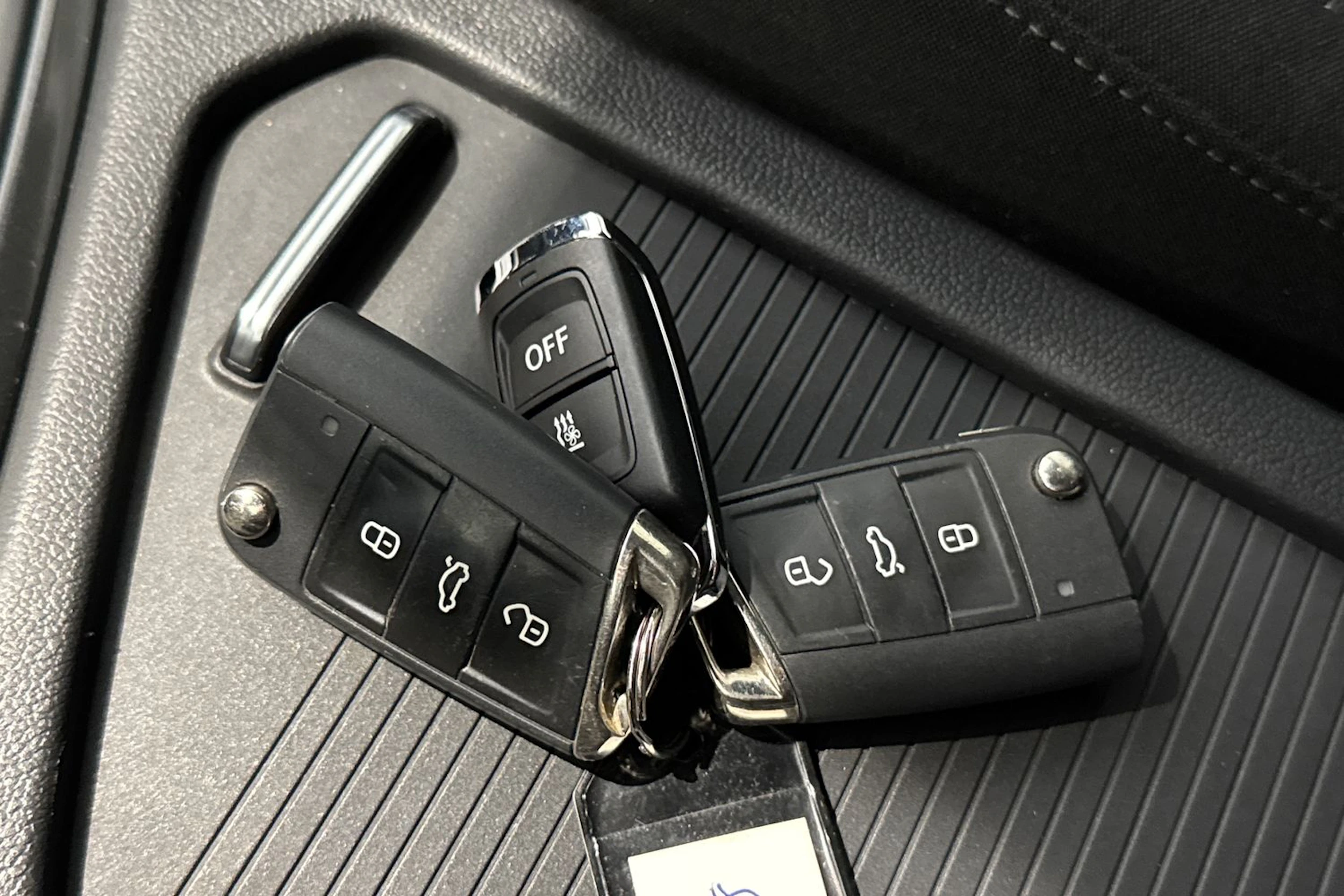 musta Volkswagen Tiguan 2017 kuva 28.