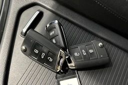 musta Volkswagen Tiguan 2017 kuva 32.