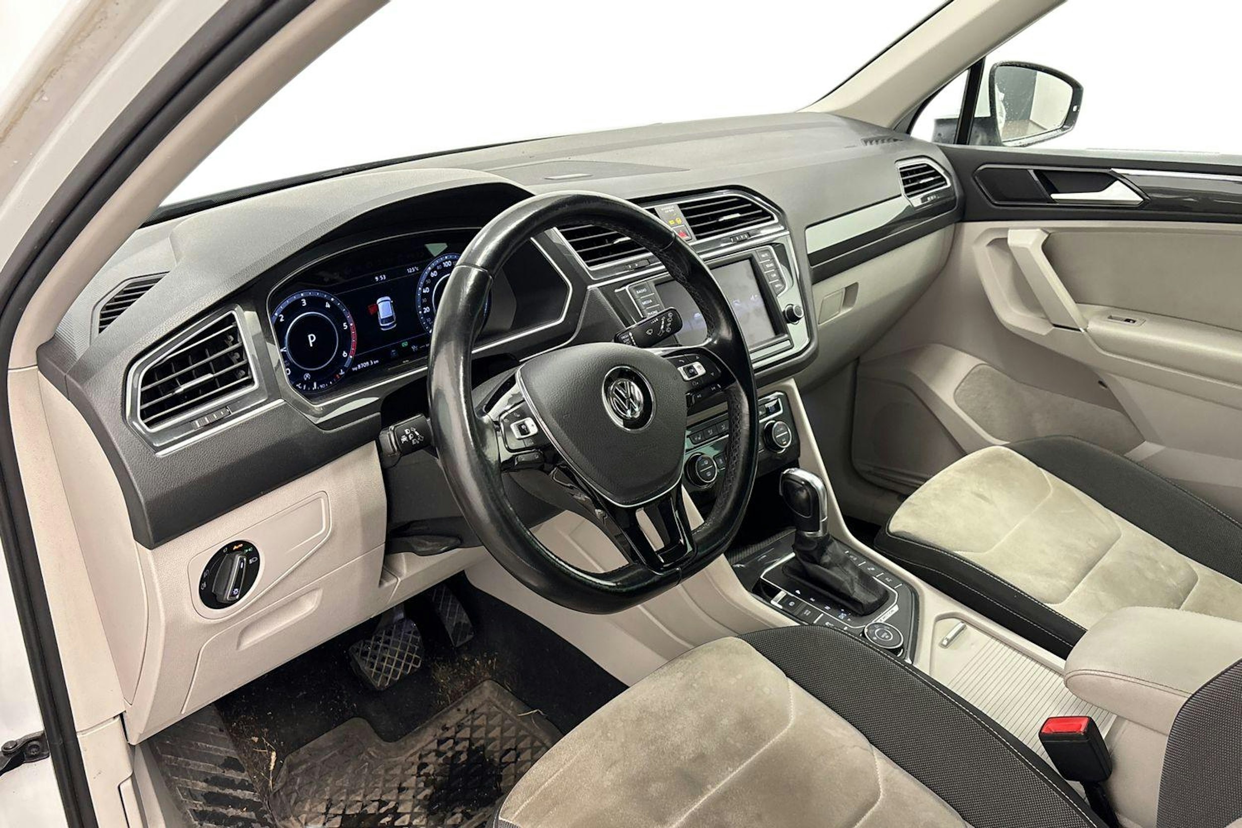 valkoinen Volkswagen Tiguan 2017 kuva 3.
