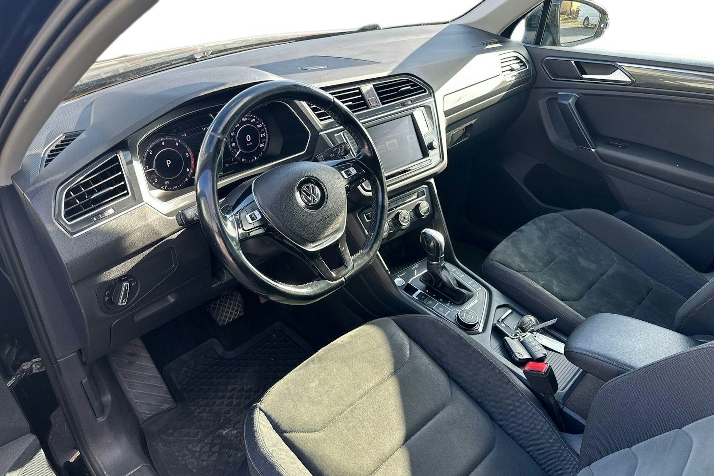 Musta Volkswagen Tiguan 2017 kuva 3.