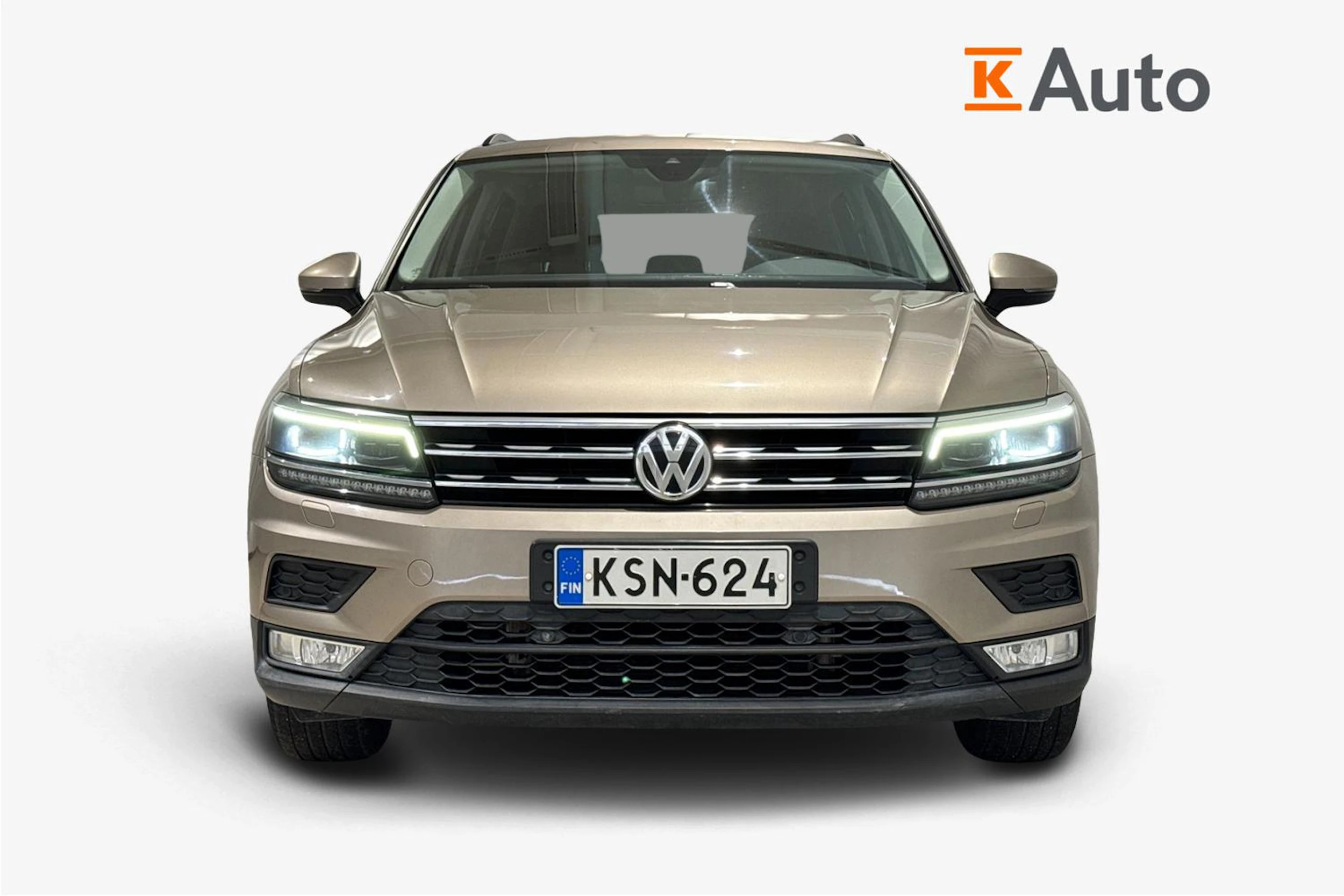 ruskea (beige) Volkswagen Tiguan 2017 kuva 4.