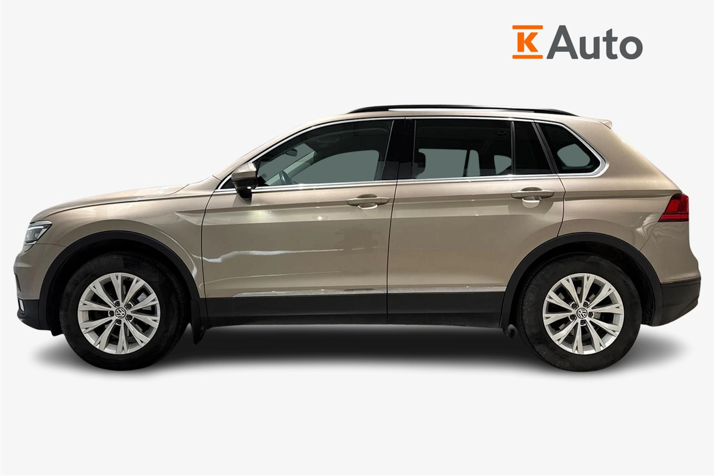 ruskea (beige) Volkswagen Tiguan 2017 kuva 5.