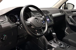 ruskea (beige) Volkswagen Tiguan 2017 kuva 6.