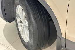 ruskea (beige) Volkswagen Tiguan 2017 kuva 10.