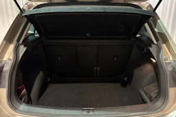 ruskea (beige) Volkswagen Tiguan 2017 kuva 12.