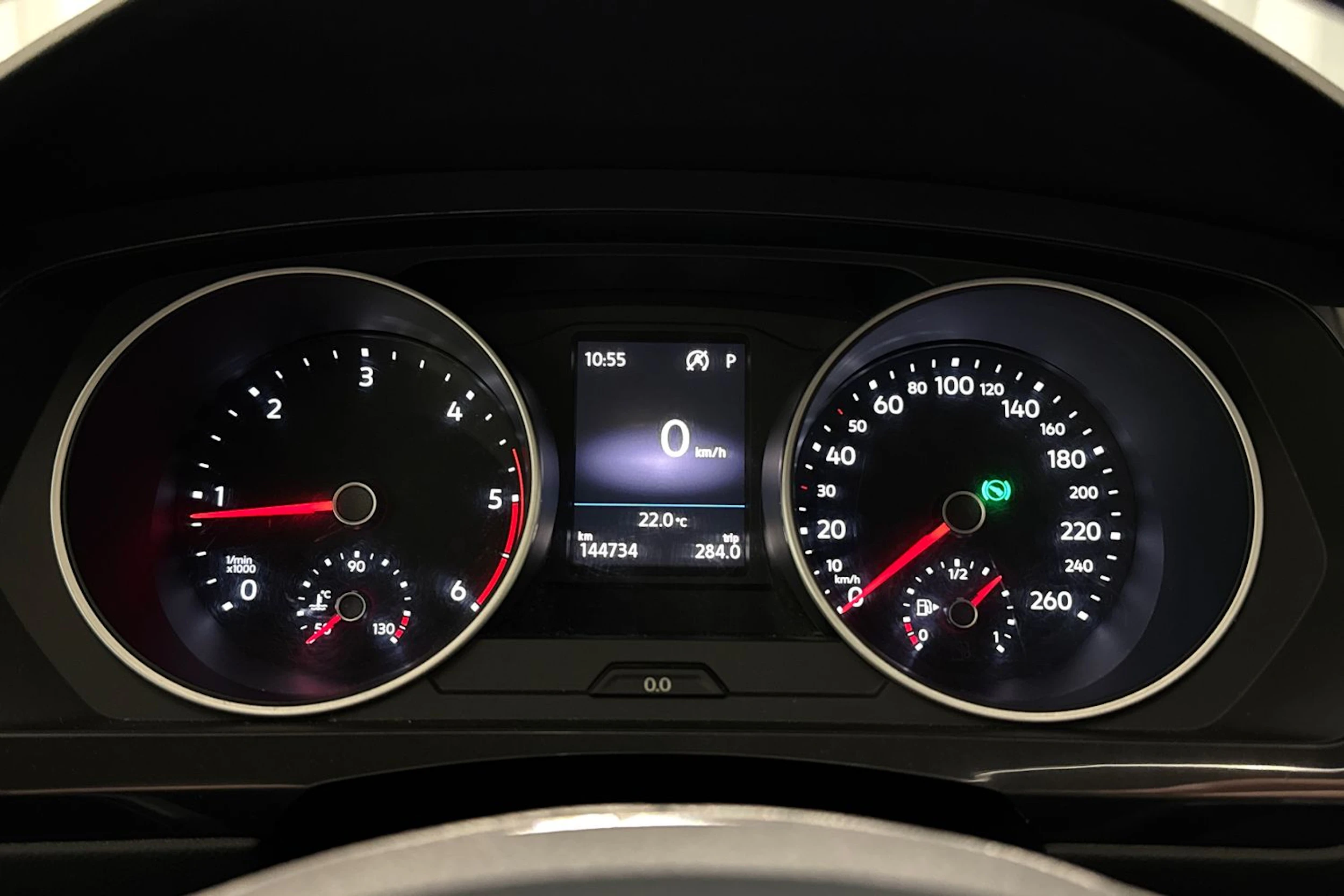 ruskea (beige) Volkswagen Tiguan 2017 kuva 15.