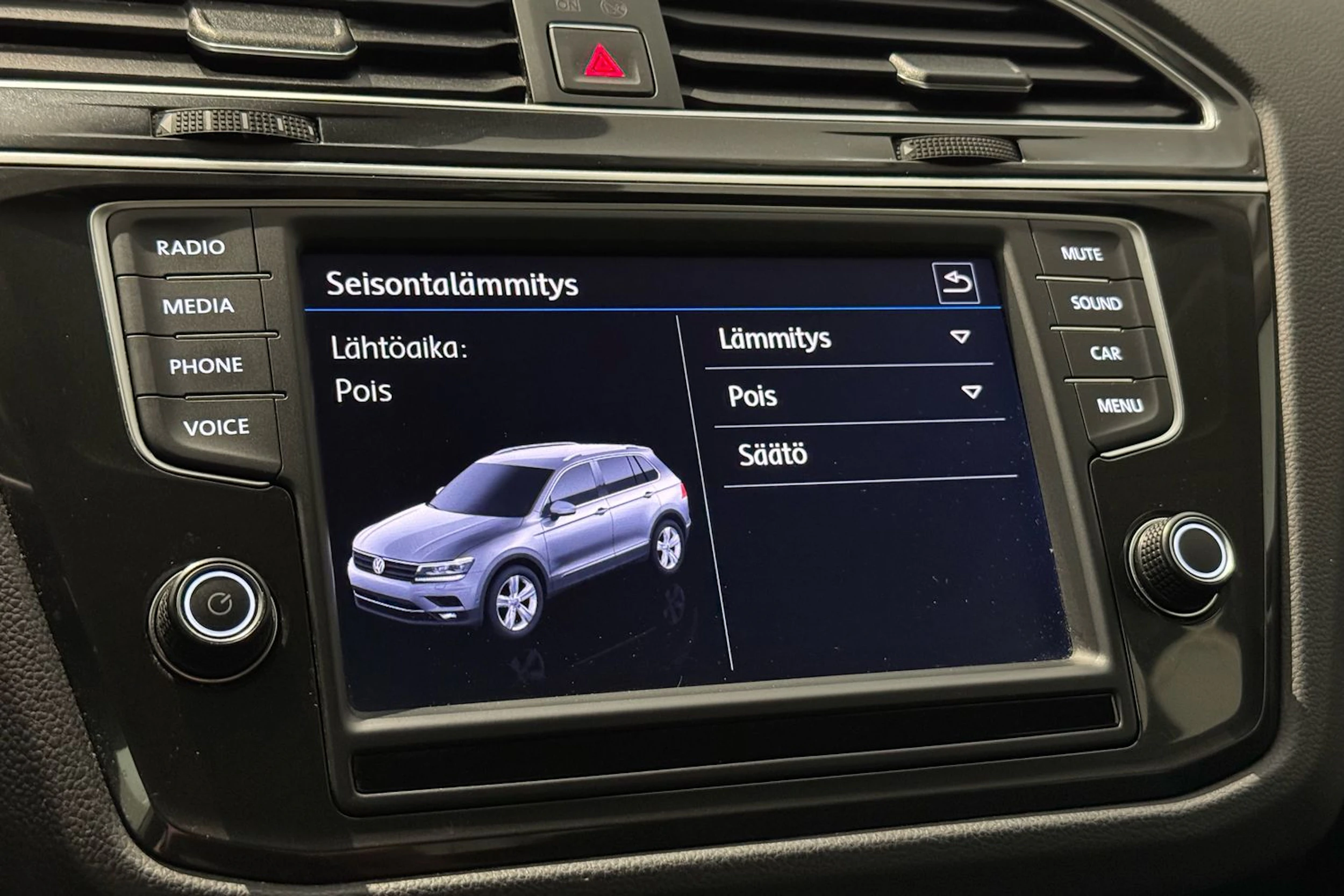 ruskea (beige) Volkswagen Tiguan 2017 kuva 19.