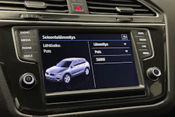 ruskea (beige) Volkswagen Tiguan 2017 kuva 19.