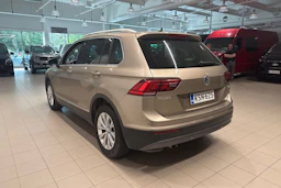 Ruskea (beige) Volkswagen Tiguan 2017 kuva 12.
