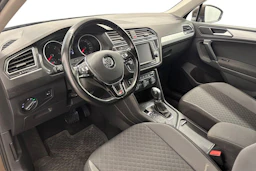 ruskea (beige) Volkswagen Tiguan 2017 kuva 6.