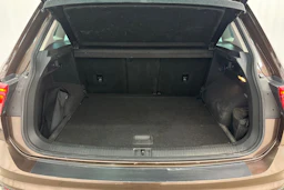 ruskea (beige) Volkswagen Tiguan 2017 kuva 11.