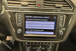 ruskea (beige) Volkswagen Tiguan 2017 kuva 17.