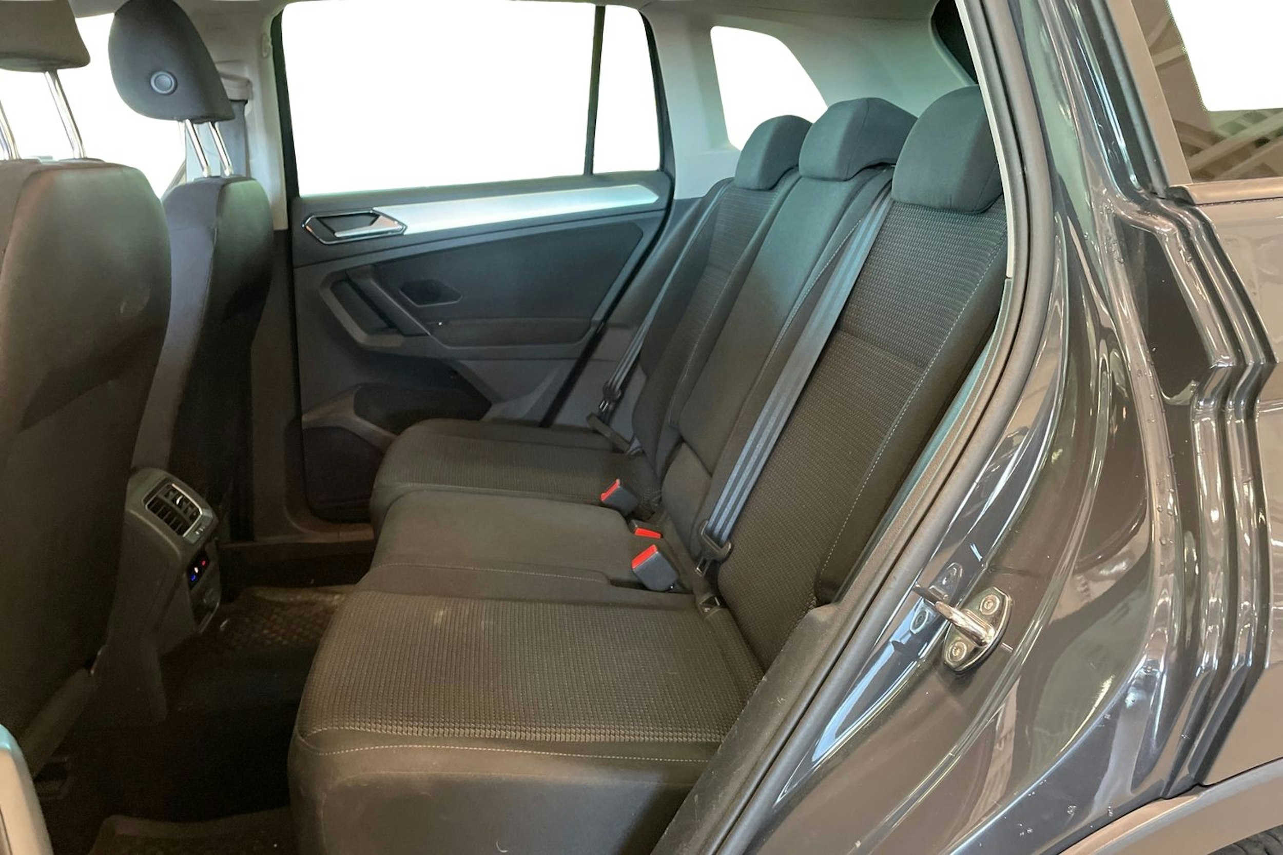 harmaa Volkswagen Tiguan 2017 kuva 10.