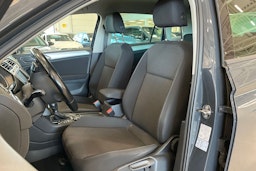 harmaa Volkswagen Tiguan 2017 kuva 14.