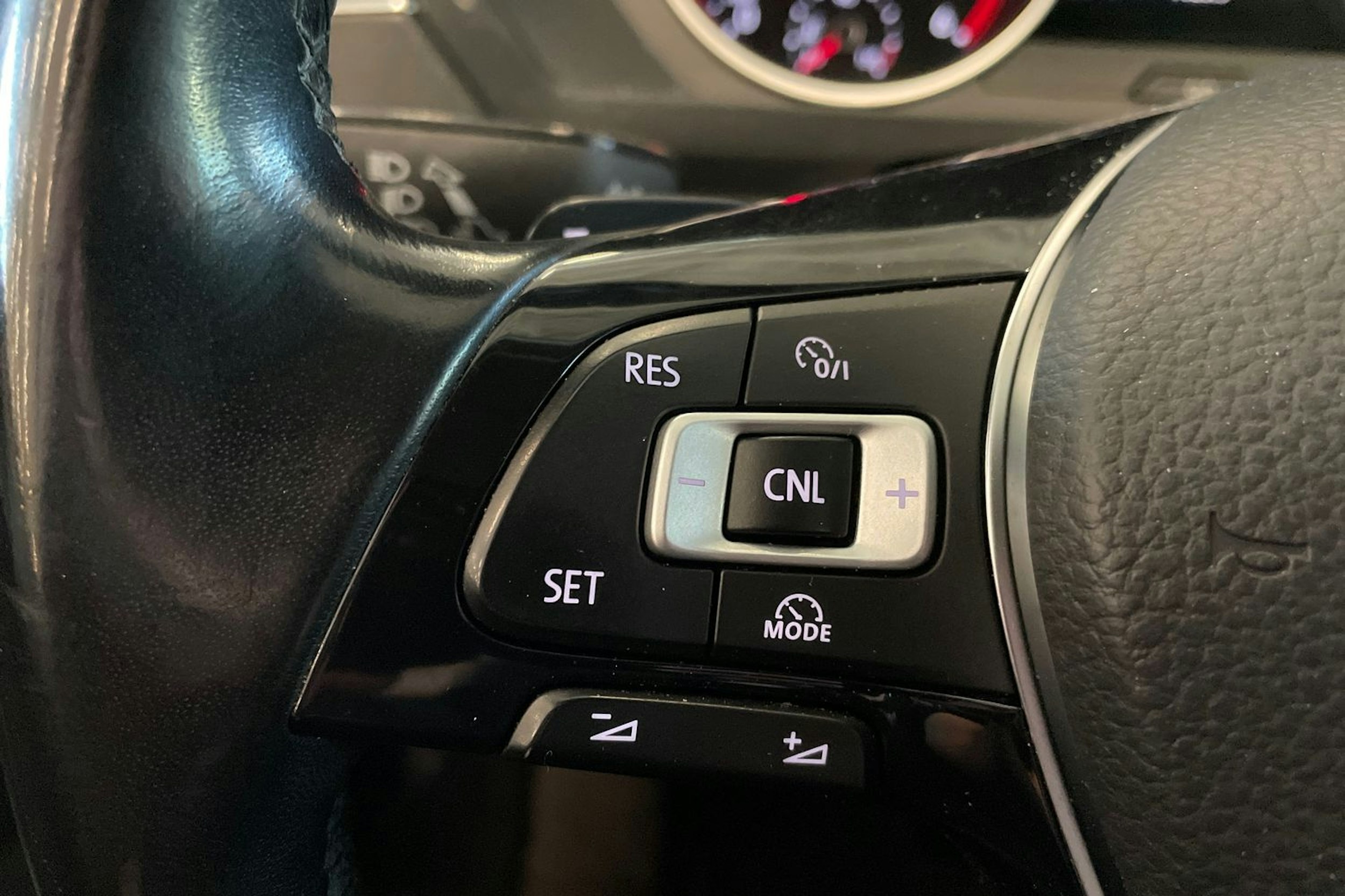 harmaa Volkswagen Tiguan 2017 kuva 17.