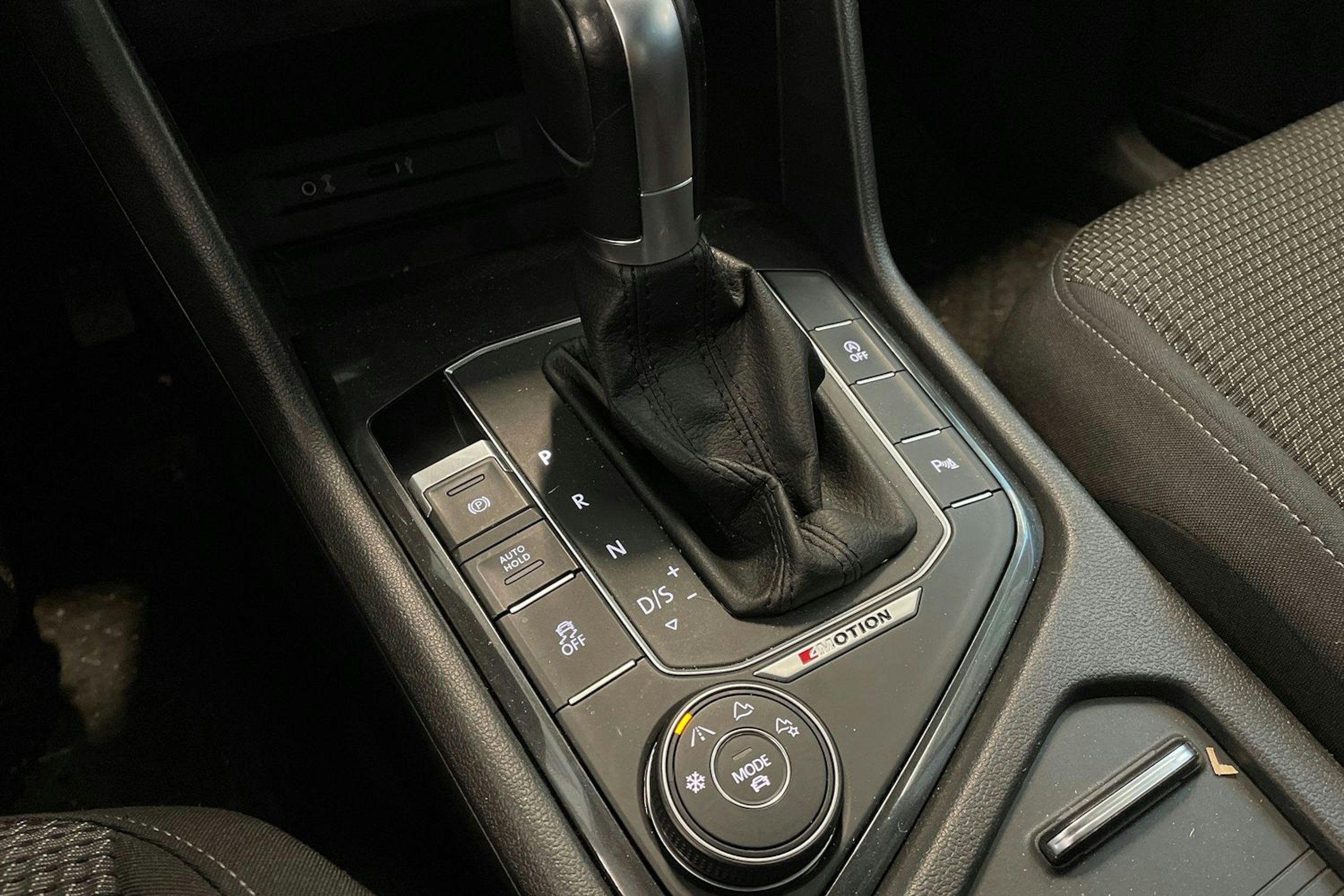 harmaa Volkswagen Tiguan 2017 kuva 29.