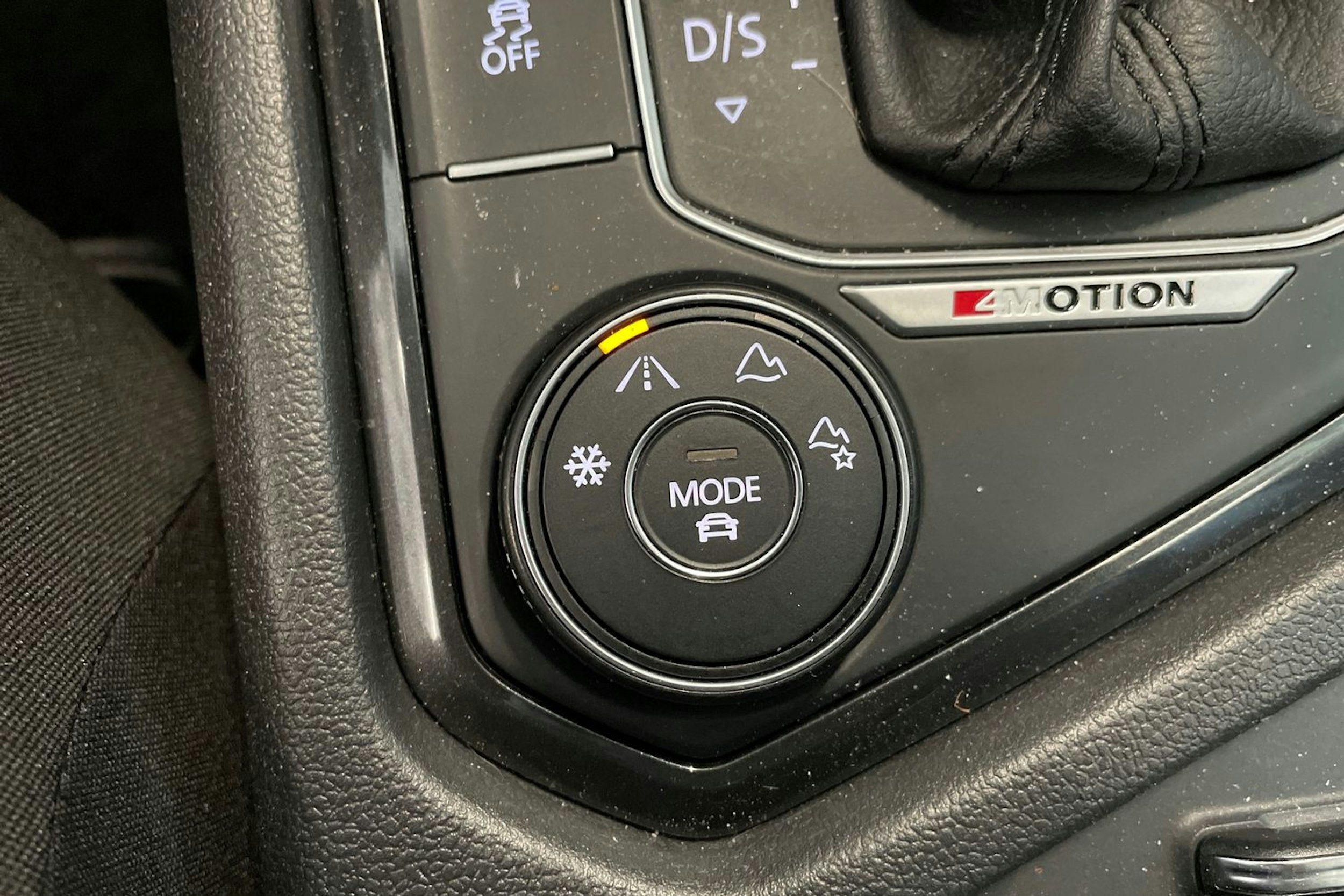 harmaa Volkswagen Tiguan 2017 kuva 30.