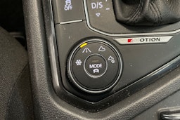 harmaa Volkswagen Tiguan 2017 kuva 30.
