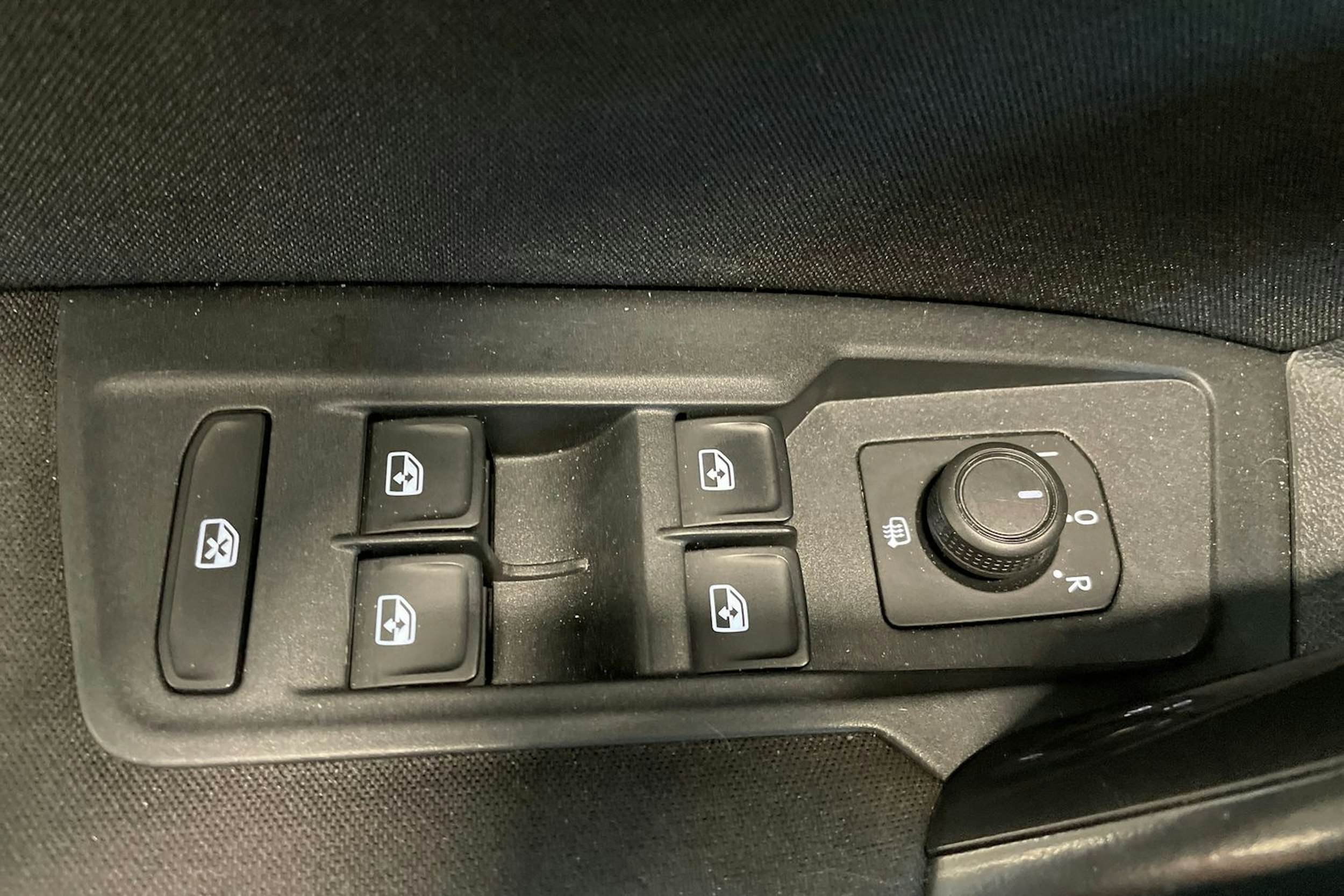 harmaa Volkswagen Tiguan 2017 kuva 32.