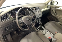 Ruskea (beige) Volkswagen Tiguan 2017 kuva 7.