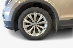 Ruskea (beige) Volkswagen Tiguan 2017 kuva 11.